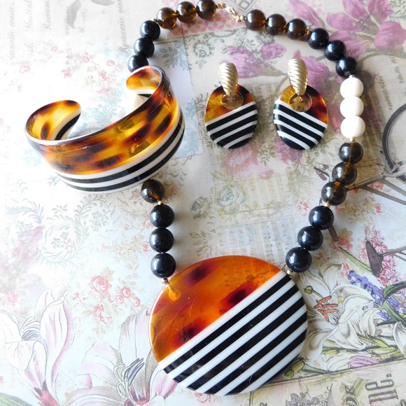 ⭐ RETRO complete SET chunky plastic necklace - Picture 1 of 7